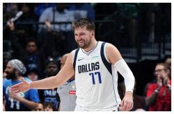 开云官方东契奇在独行侠比赛中关键助攻，赛事规则更新引发热议！的简单介绍