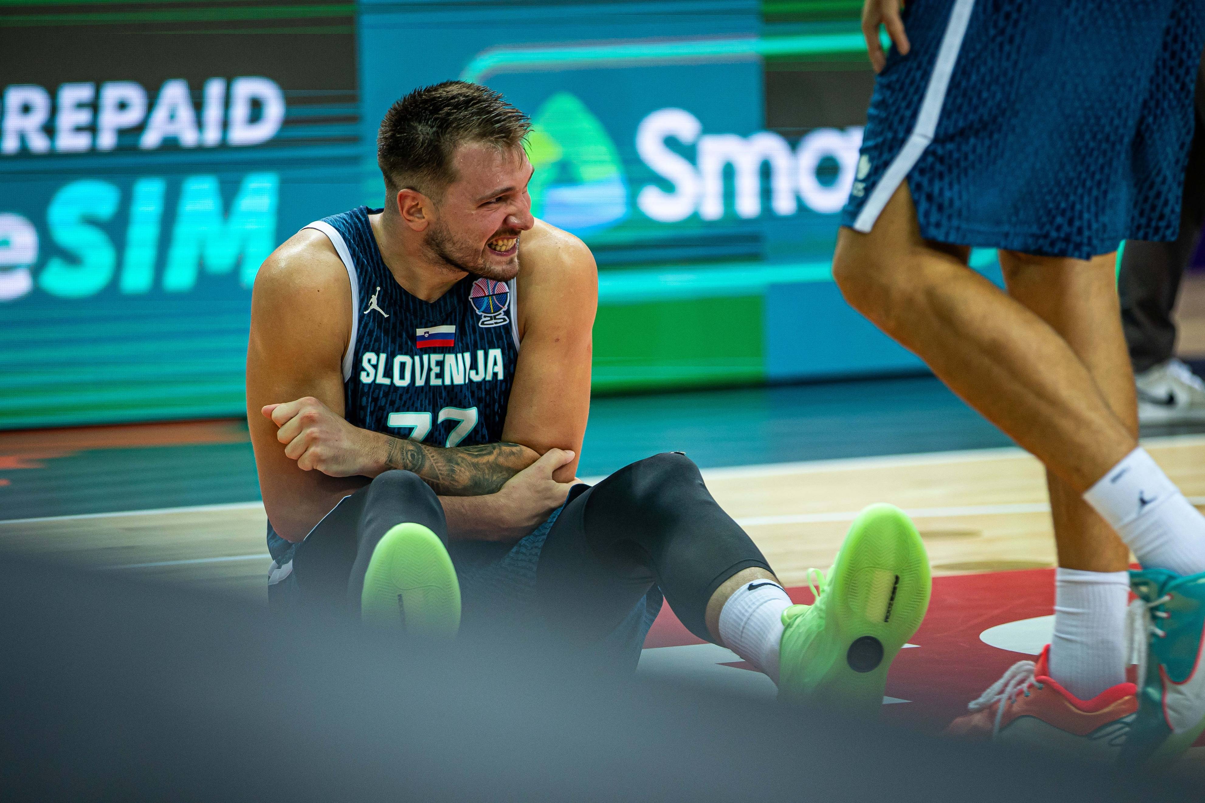 东契奇连续十二场比赛得分超过战术调整，TES挑战极限！的简单介绍