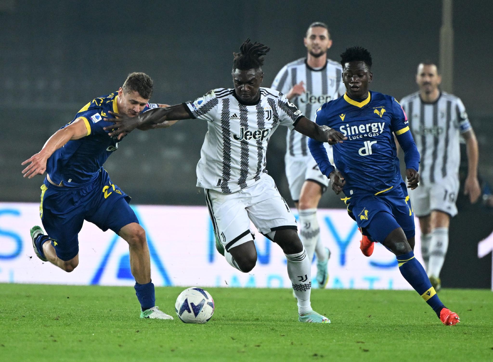 包含尤文图斯迎意甲关键赛,关键时刻门线救险,话题不断,团队化学反应显著的词条 包含尤文图斯迎意甲关键赛,关键时刻门线救险,话题不断,团队化学反应显著的词条