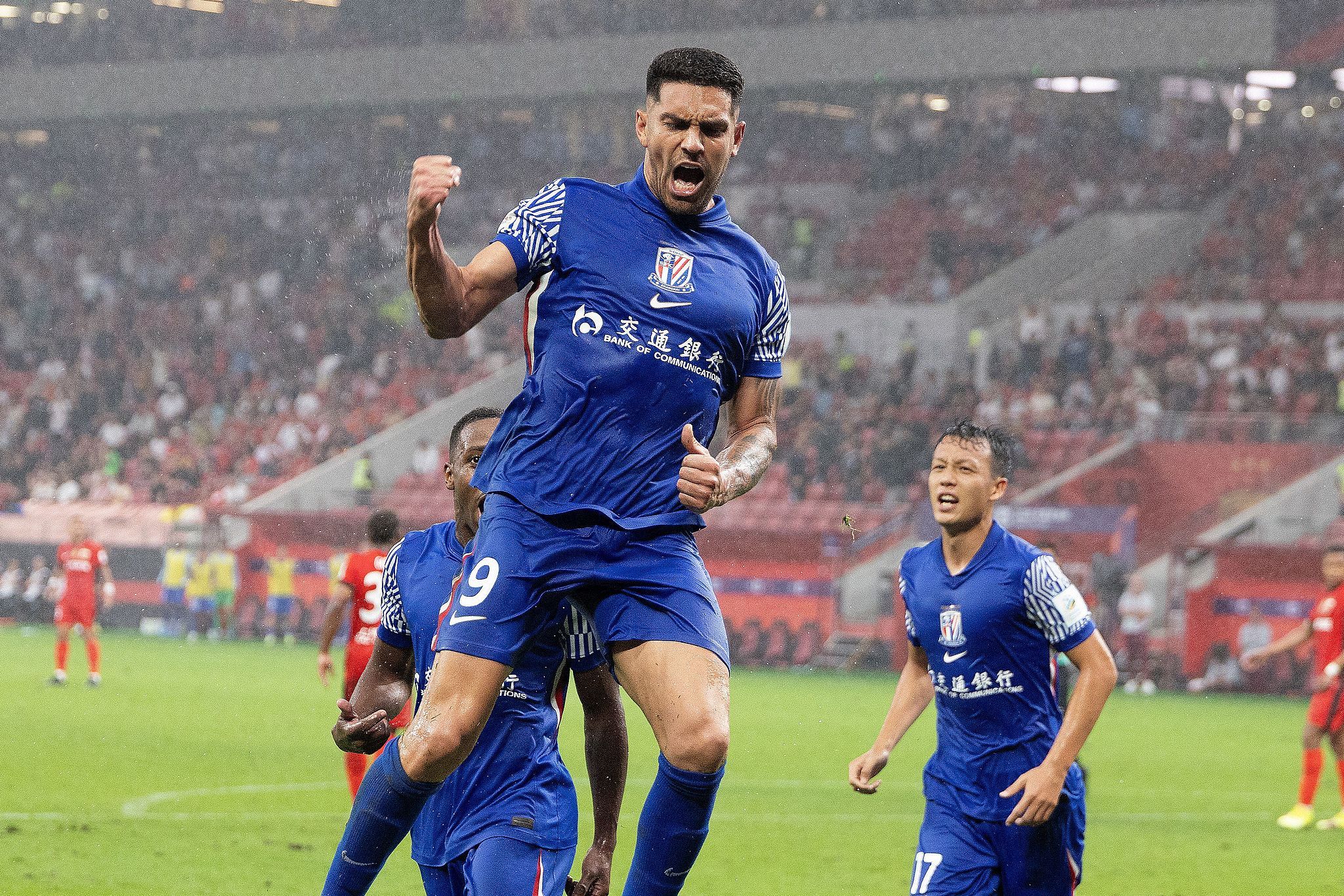 赛后上海申花伤情更新：欧冠节点到来，话题不断，临场指挥获称赞的简单介绍